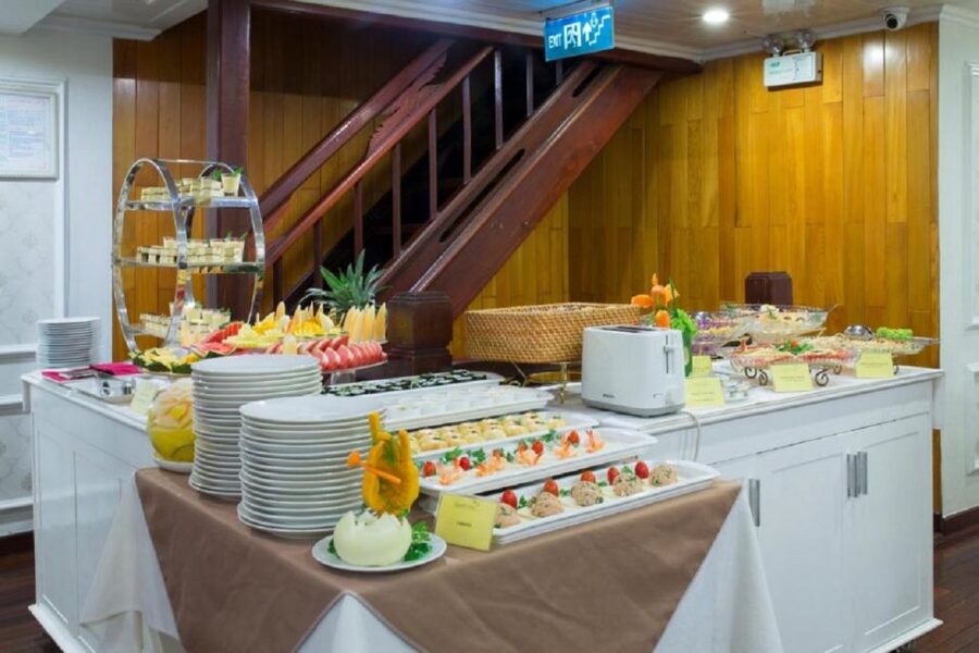 From Hanoi: 2-Day Bai Tu Long Bay Luxury Cruise with Jacuzzi - Day two: Tai Chi and Thien Canh Son Cave