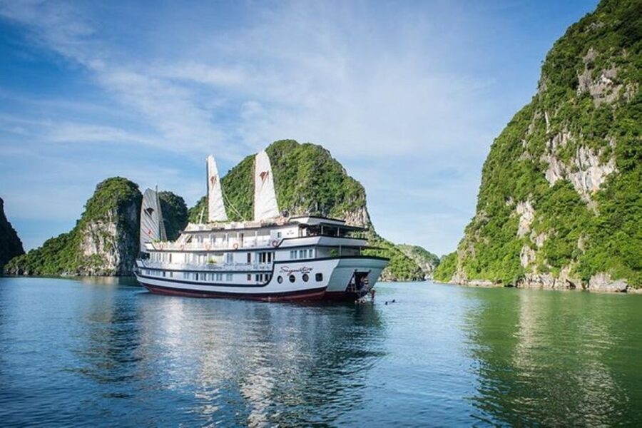 From Hanoi: 2-Day Bai Tu Long Bay Luxury Cruise with Jacuzzi - The ride from Hanoi to Ha Long Wharf