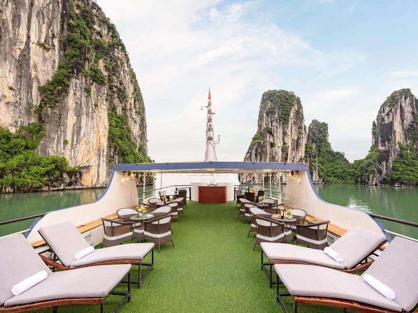 From Hanoi: Ha Long Bay Full-Day Luxury Cruise - TiTop Island for swimming or a climb