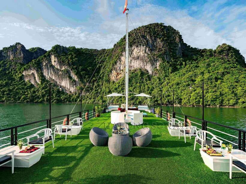 From Hanoi: Ha Long Bay Luxury Cruise with Big & Small Group - Titov Island: swim or climb for the view