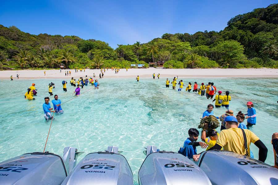 From Khao Lak: Similan Islands Day Trip by Luxury Catamaran - Koh Bangu and the second snorkeling stop