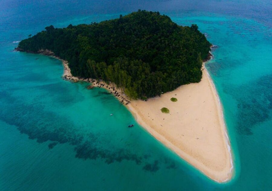 From Phi Phi: Private Full-Day Speed Boat Charter - Mosquito Island and Hin Klang for another look underwater