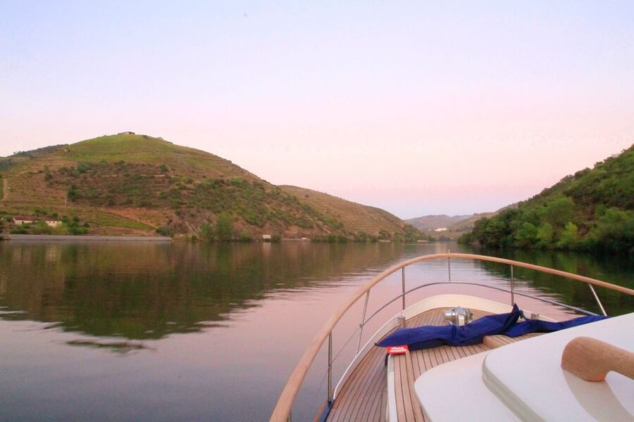 From Pinhão: Private Yacht Cruise along the Douro River - The private format and its real value