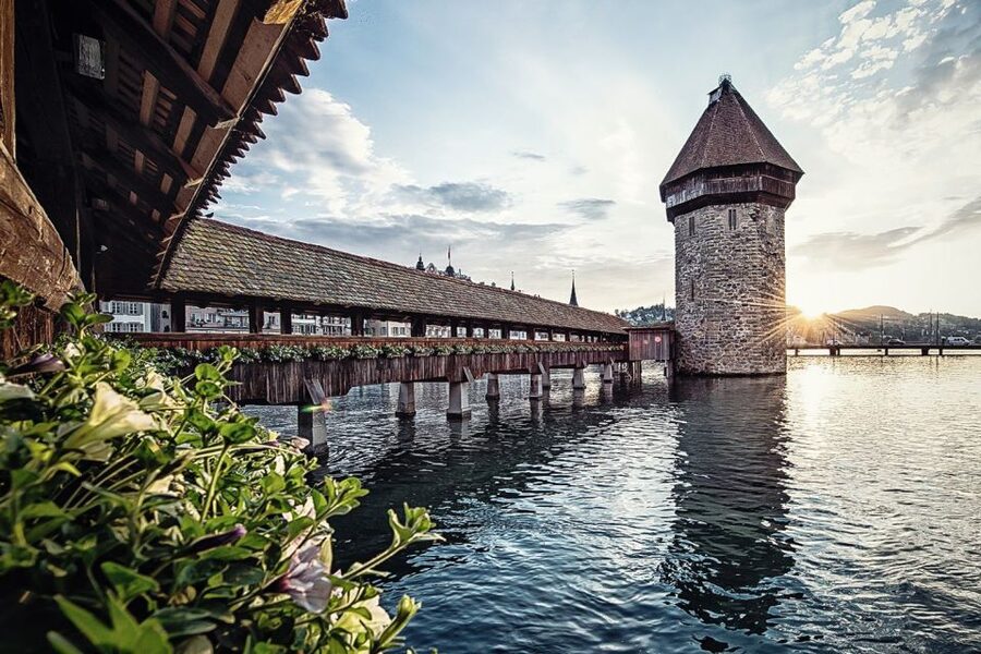From Zurich: Day Trip to Lucerne with Optional Yacht Cruise - Six hours to find your own Lucerne
