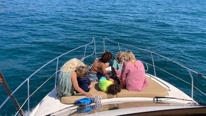 Fuengirola : 2 hours LUXURY Yacht Dolphin Trip DRINKS SNACKS - What two hours on the yacht feels like