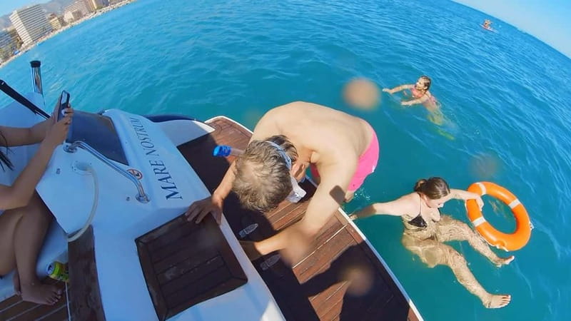 Fuengirola: Magical Sunset Yacht Tour - A crew that keeps the evening easy