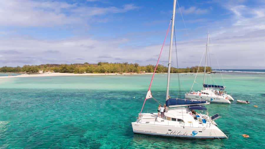 Full Day Catamaran Luxury Cruise to Northern Islands w Lunch - Snorkeling Near Flat Island Before Lunch