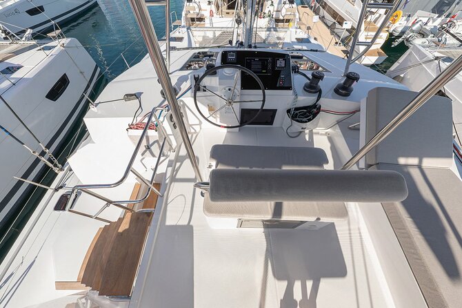 Full-Day Private Tour in Santorini by Luxury Catamaran - Therasia: the long lunch break