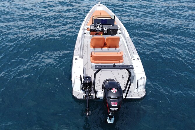 Full Day Rental in Santorini with Saxdor Luxury Boat - A Saxdor boat with real speed behind it