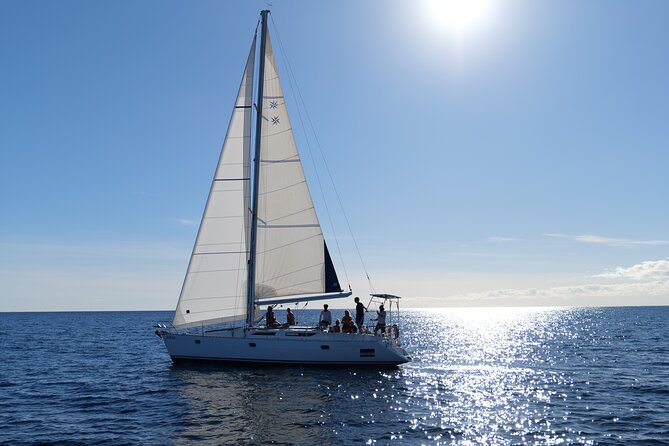 Full day Sailing yacht - Beautiful day on the Atlantic Ocean - Lunch, snacks, and an open bar on board
