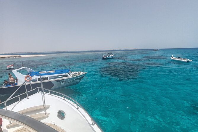Full day trip by Luxury boat and Hula Hula Island - What the two snorkeling stops offer