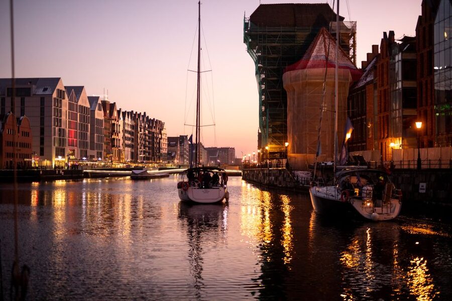Gdańsk: Motlawa and Port yacht cruise with Welcome Drink - Who will enjoy this cruise most?
