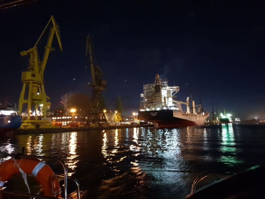 Gdansk: Scenic Evening Yacht Cruise with Welcome Drink - Guide quality and the sound problem