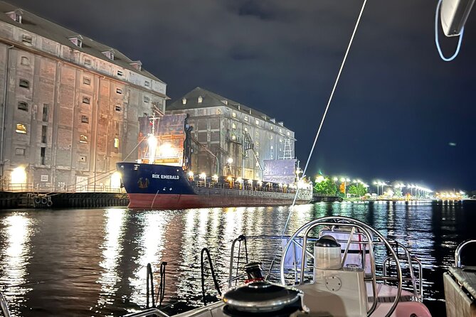 Gdansk: Scenic Evening Yacht Cruise with Welcome Drink - Westerplatte and the harbor mouth