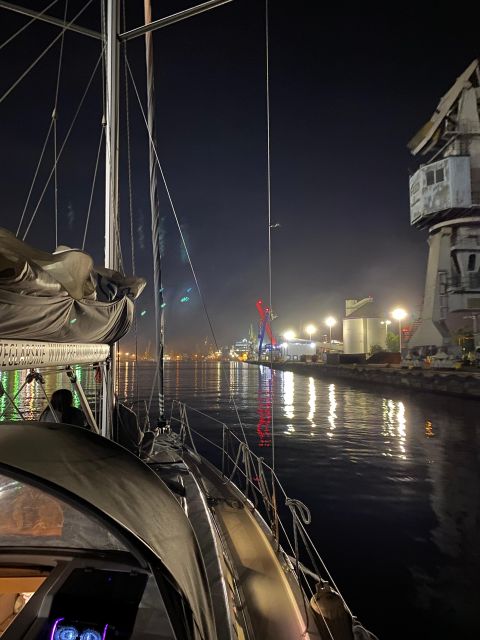 Gdansk: Scenic Evening Yacht Cruise with Welcome Drink - Prosecco in warm weather, mulled wine in winter