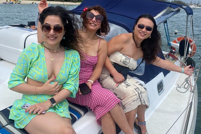 Gold Coast Private Sailing Charter with Drinks & Tasting Plate - Drinks, grazing, and an easy pace
