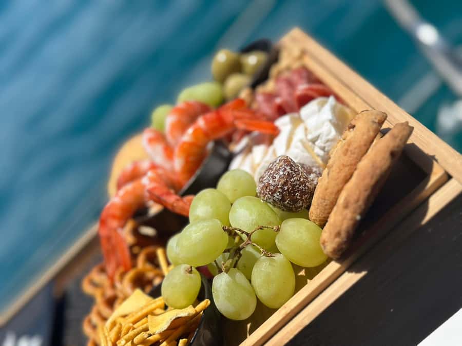 Gold Coast Private Sunset Sailing Charter w/ dinner & drinks - A private sunset on the Gold Coast Broadwater