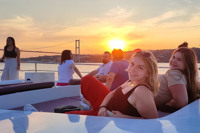 Guided Bosphorus Sunset Cruise on Luxurious Yacht - Small Group Cruise - Maiden’s Tower from the channel