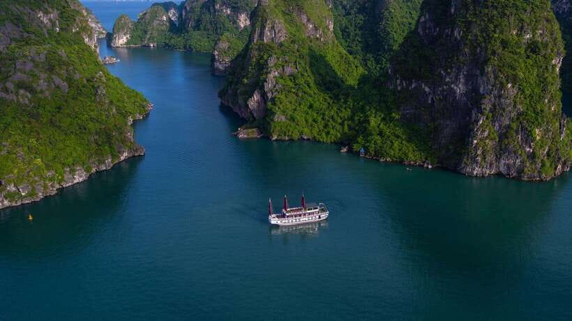 Ha Long Bay - Bai Tu Long Bay Luxury Boat Tour & Transfer - Titop Island, the day’s most physical stop
