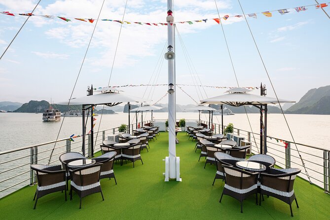 Ha Long Bay Luxury Cruise from Hanoi with Jacuzzi & Local Lunch - Walking through Sung Sot Cave