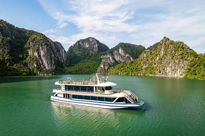 Ha Long Bay Luxury Cruise from Hanoi with Jacuzzi & Local Lunch - Returning to Hanoi after a full day