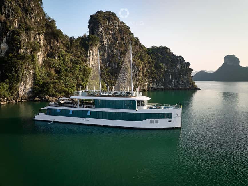 Ha Long–Lan Ha Luxury Yacht Day Cruise from Hanoi - Lunch with seafood, Vietnamese dishes, and Western choices