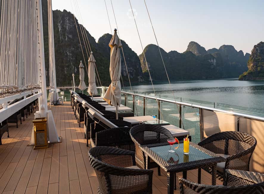 Ha Long–Lan Ha Luxury Yacht Day Cruise from Hanoi - Dark and Bright Cave by kayak or bamboo boat