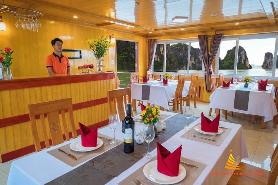 Ha Noi: Lan Ha Bay luxury cruise with private bancony, meals - Returning to the boat and Hanoi