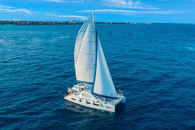 Half-Day Luxury Sailing in Puerto Morelos with Open Bar - Key points at a glance