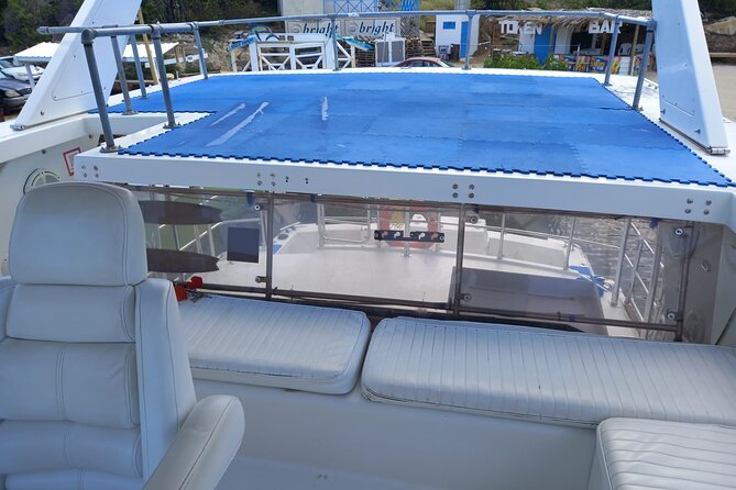 Half day private yacht cruise & snorkel - Caracas Bay and the Tugboat wreck