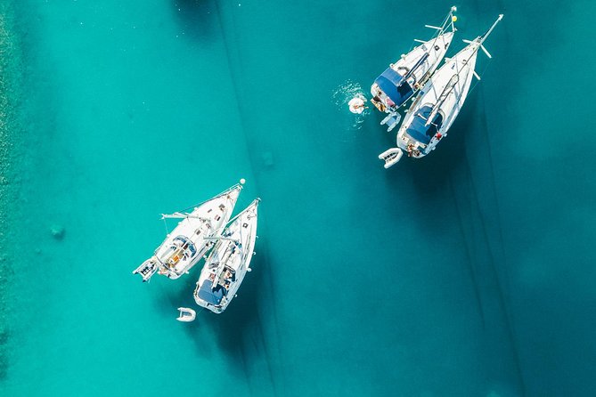Half Day Sailing on a comfort yacht around Hvar and Pakleni islands- small group - The yacht: pleasant, but keep expectations modest