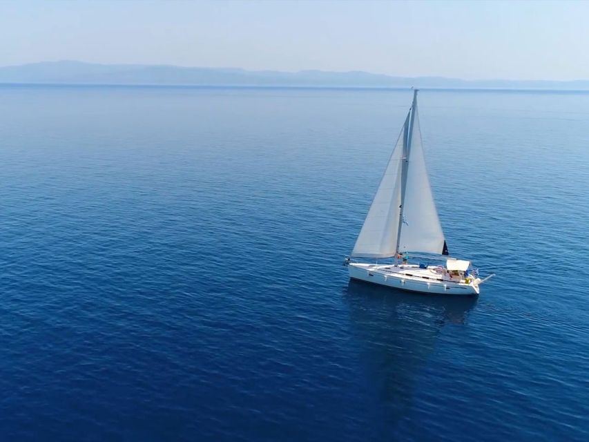 Halkidiki: Private Sailing Yacht Cruise Swim in Blue Waters - Lunch at Panos Fish Tavern