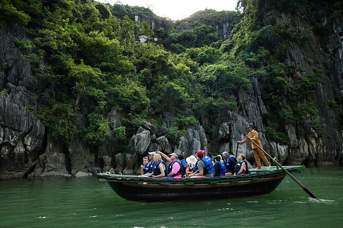 Halong Bay 3-day trip with Luxury Cruise - Meals, cabins, and onboard service