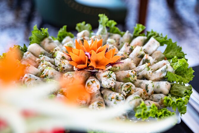 Halong bay 5star Cruise Day Trip: Buffet lunch & Limousine bus - Who should choose this day cruise?