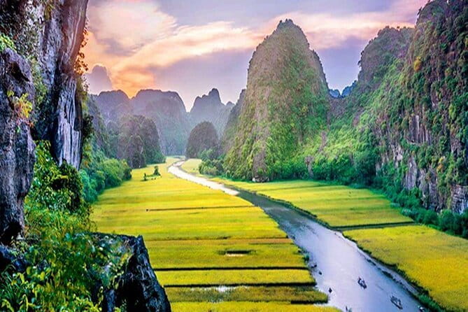 Halong Bay Day Tour Luxury Cruise With Jacuzzi and Buffet Lunch - Sung Sot Cave, the main underground stop