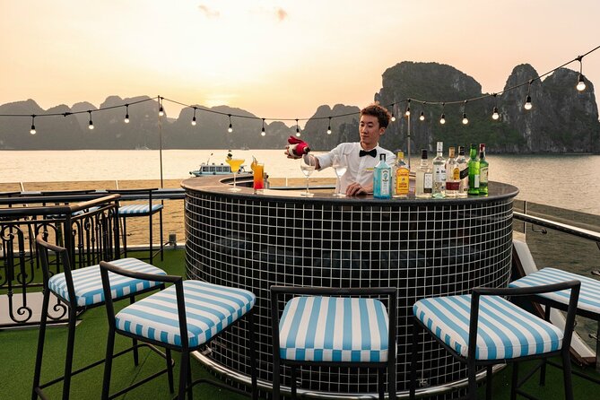 Halong Bay Day Tour With Sunlight Luxury Cruise With Transfer - Sung Sot Cave and its 200 steps