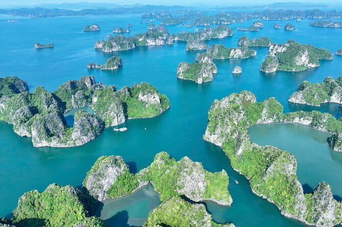 Halong Bay Day Trip Explore Caves, Kayak & Lunch by Saquila Yacht - Starting at Ha Long International Cruise Port