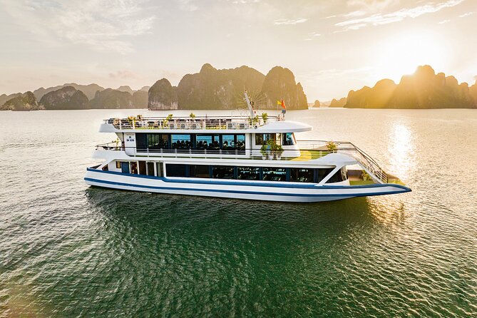 Halong Bay Luxury Cruise Day Trip: Buffet lunch & Limousine bus - Leaving Hanoi by limousine bus
