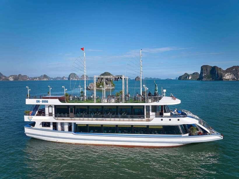 Halong Bay Luxury Cruise: Kayak&Swim,Cave, Party BEST SELLER - From Hanoi to the harbor