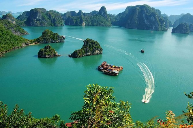Halong Bay Luxury Cruise one day Tours - Sung Sot Cave and its stone formations