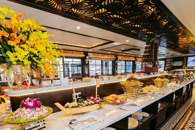Halong bay Luxury Cruise Trip: Titop Island, Amazing Cave & Kayak - Kayaking or a bamboo boat at Luon Cave
