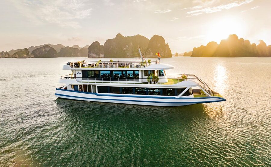Halong Bay Luxury Cruise with Kayaking & Lunch Buffet - The long road from Hanoi to Tuan Chau Marina