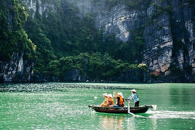 Halong Luxury Cruise Full Day Tour from Hanoi: All Inclusive - Lunch, tea, and life aboard the boat