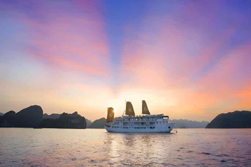 Hanoi: 2D1N Ha Long Bay by Hera Grand Luxury Cruise - Lunch among Halong Bay’s limestone towers