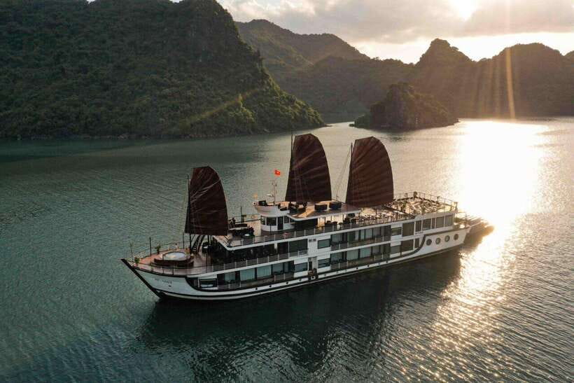 Hanoi: 2D1N Ha Long Bay, Lan Ha Bay by Amanda Luxury Cruise - A calm evening on the bay
