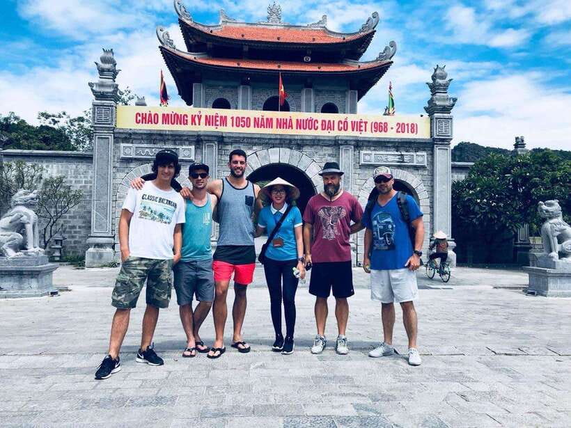 Hanoi: 3-Day Ninh Binh, Ha Long, & Lan Ha Bay Luxury Cruise - Dark and Bright Cave by bamboo boat