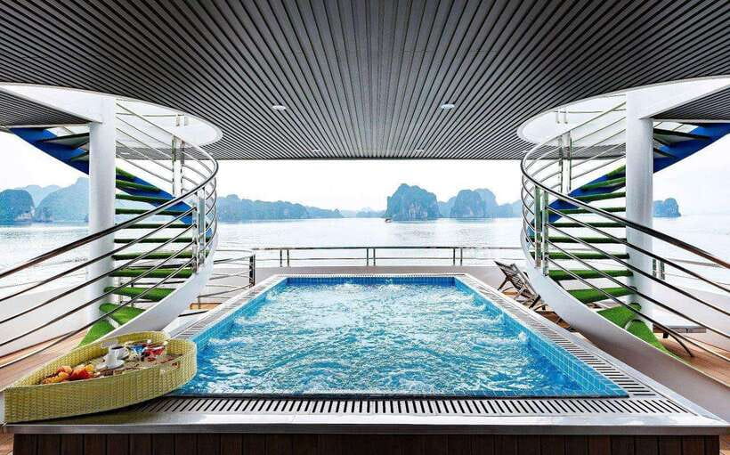 Hanoi: Ha Long Bay Day Trip - Luxury Cruise & Buffet Lunch - The long road from Hanoi to Tuan Chau Port