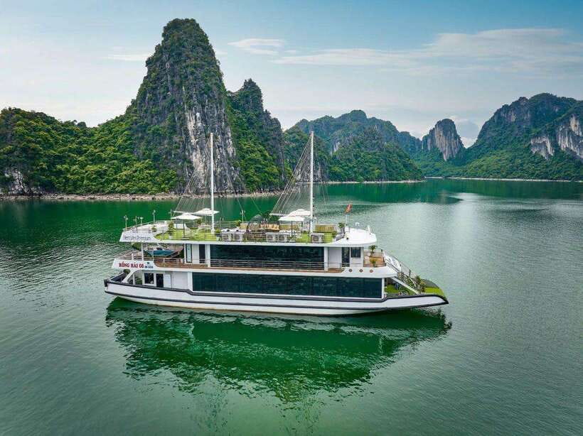 Hanoi: Ha Long Bay Day Trip - Luxury Cruise & Buffet Lunch - Sung Sot Cave and the bay’s most famous formations