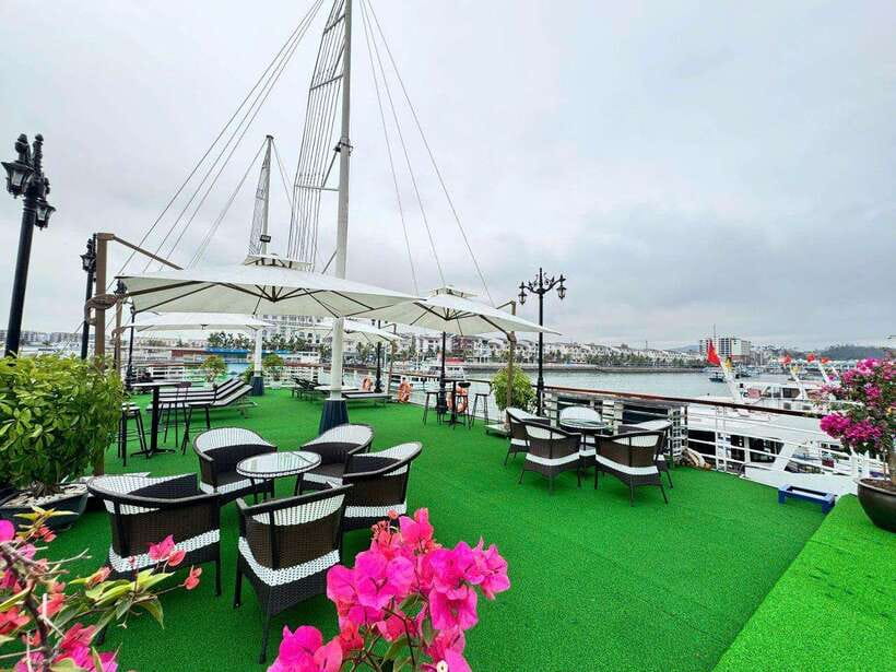Hanoi: Ha Long Bay Day Trip - Luxury Cruise & Buffet Lunch - Ti Top Island for swimming and a wide view