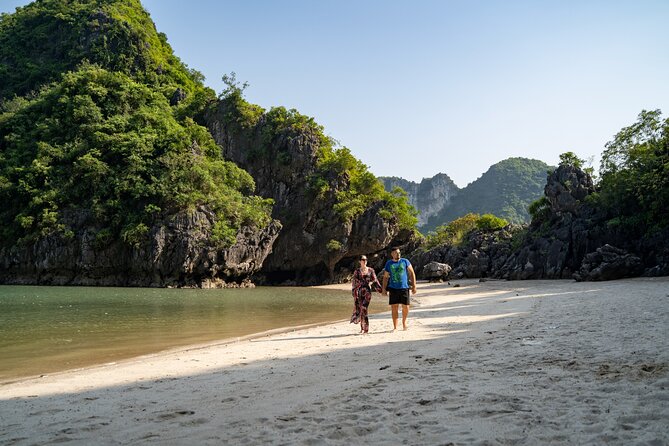 Hanoi : Halong Bay 7-Hour Luxury Cruise with Limousine Transfer - Sung Sot Cave and its 200-step approach